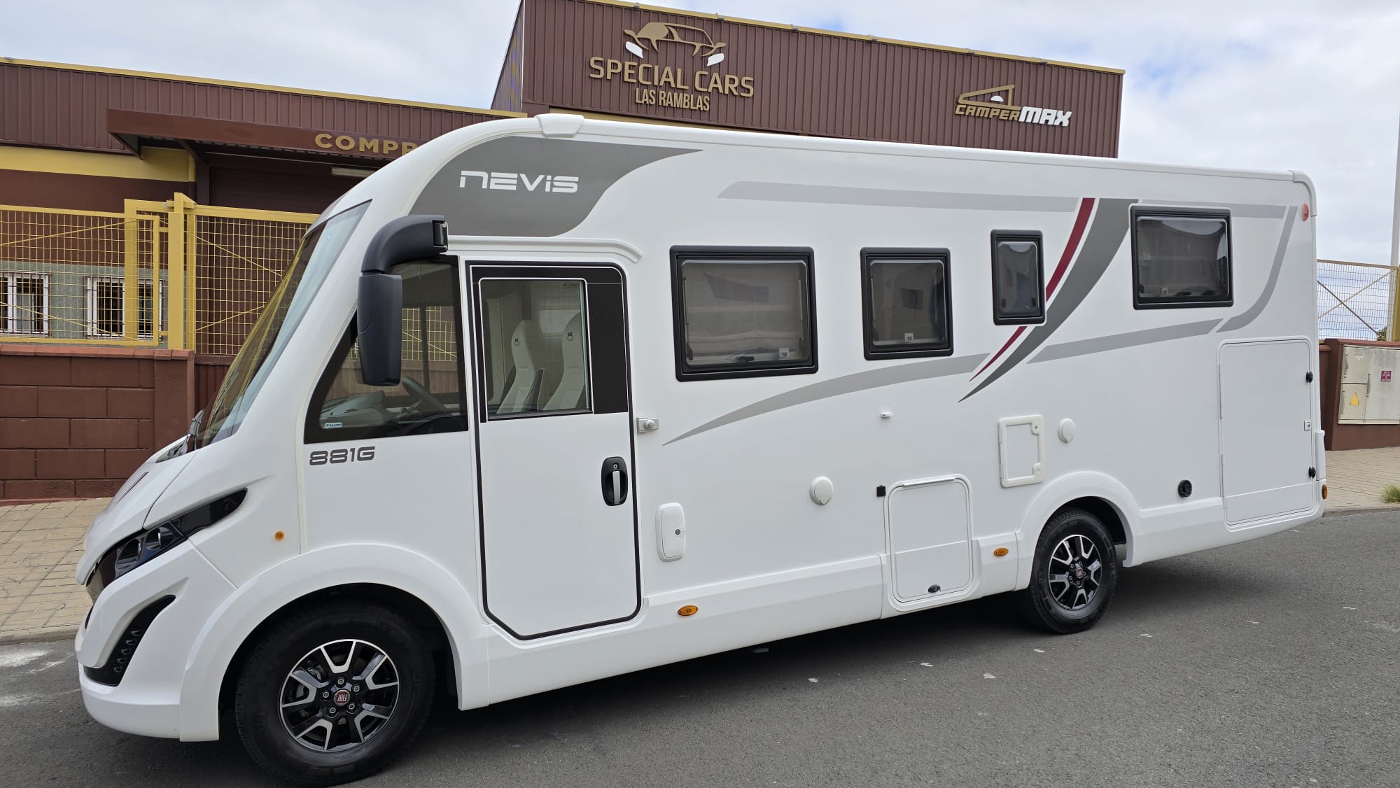 MCLOUIS NEVIS 881G 180CV
