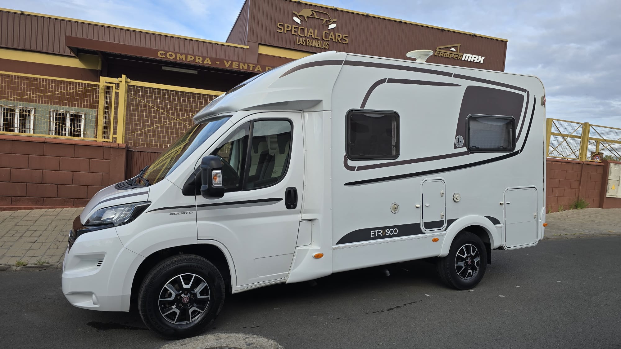 ETRUSCO T5900FB 140CV