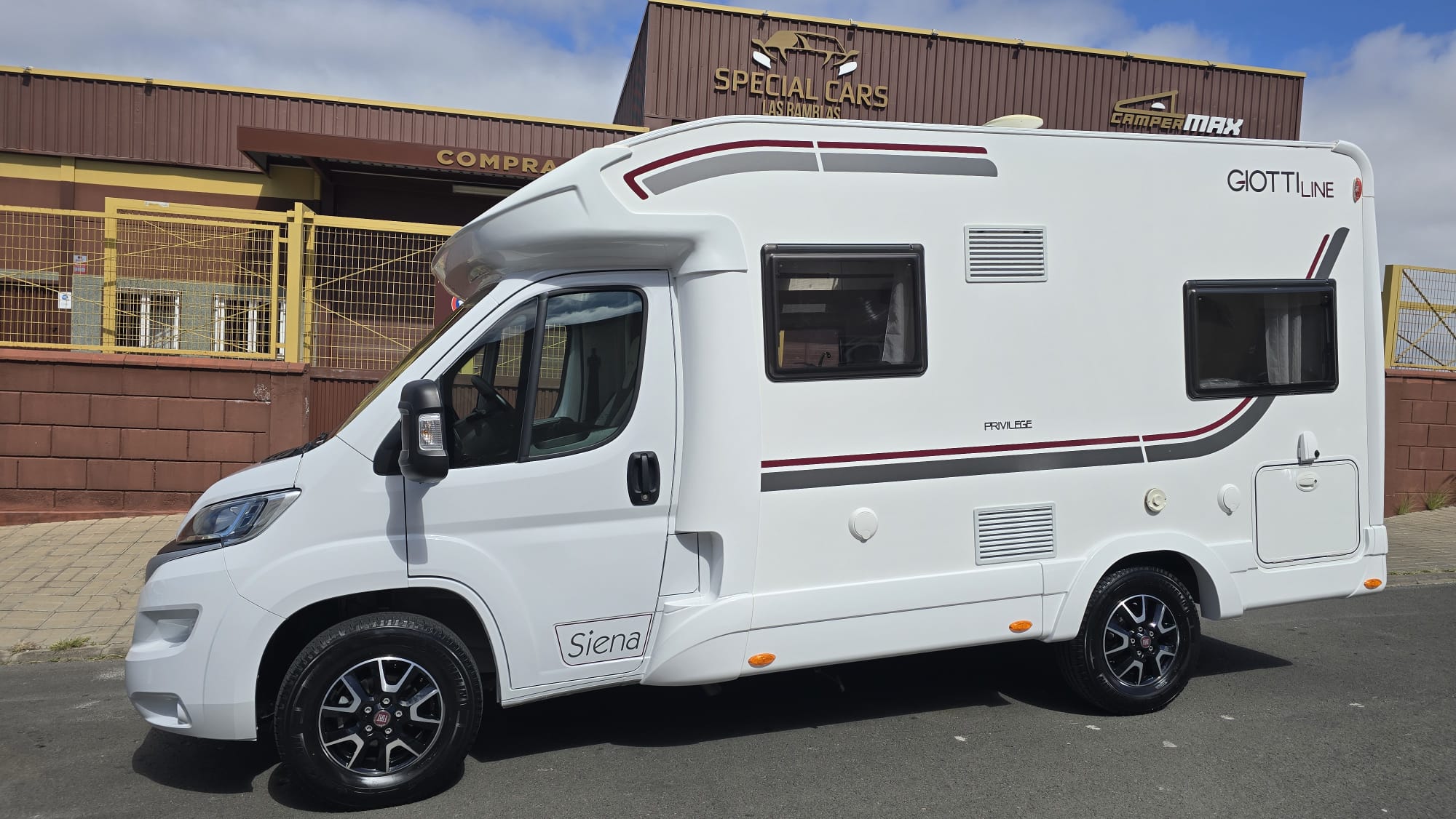 GIOTTILINE SIENA 330 PRIVILEGE 140CV