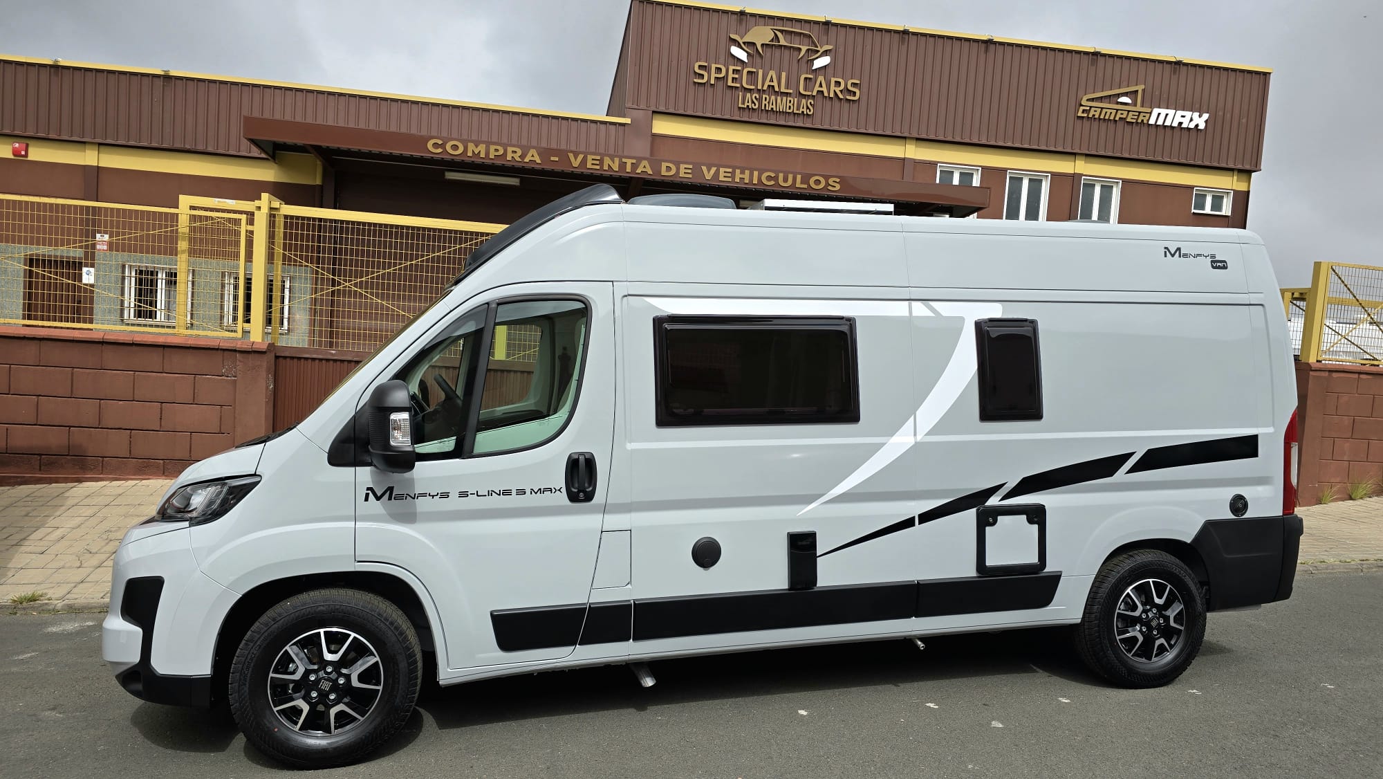 MCLOUIS MENFYS 3 MAXI S-LINE 140CV VIAJAN Y DUERMEN 4