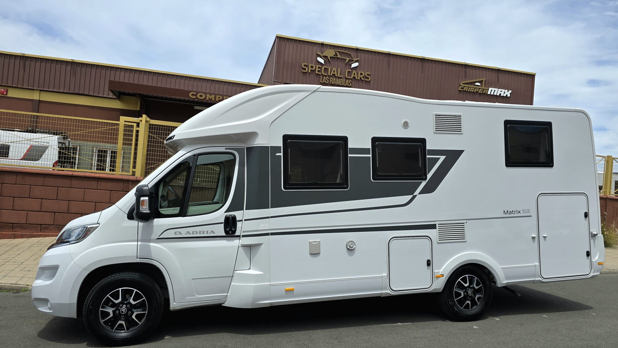 ADRIA MATRIX 650SC AXESS 165CV