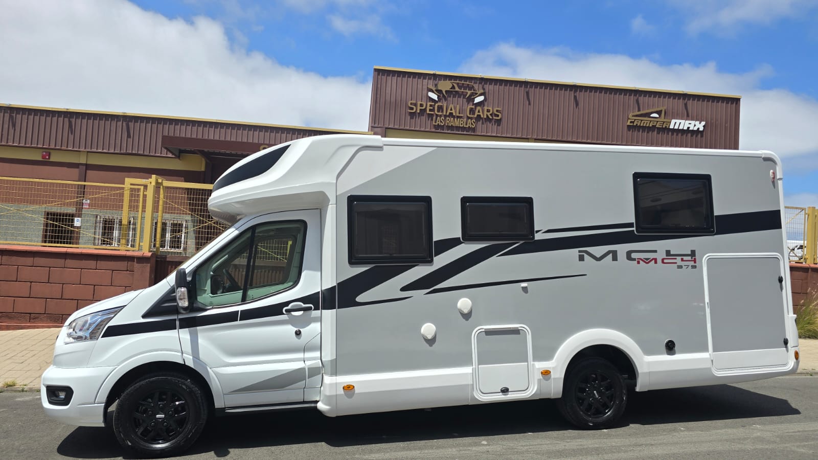 MCLOUIS MC4 379 170CV