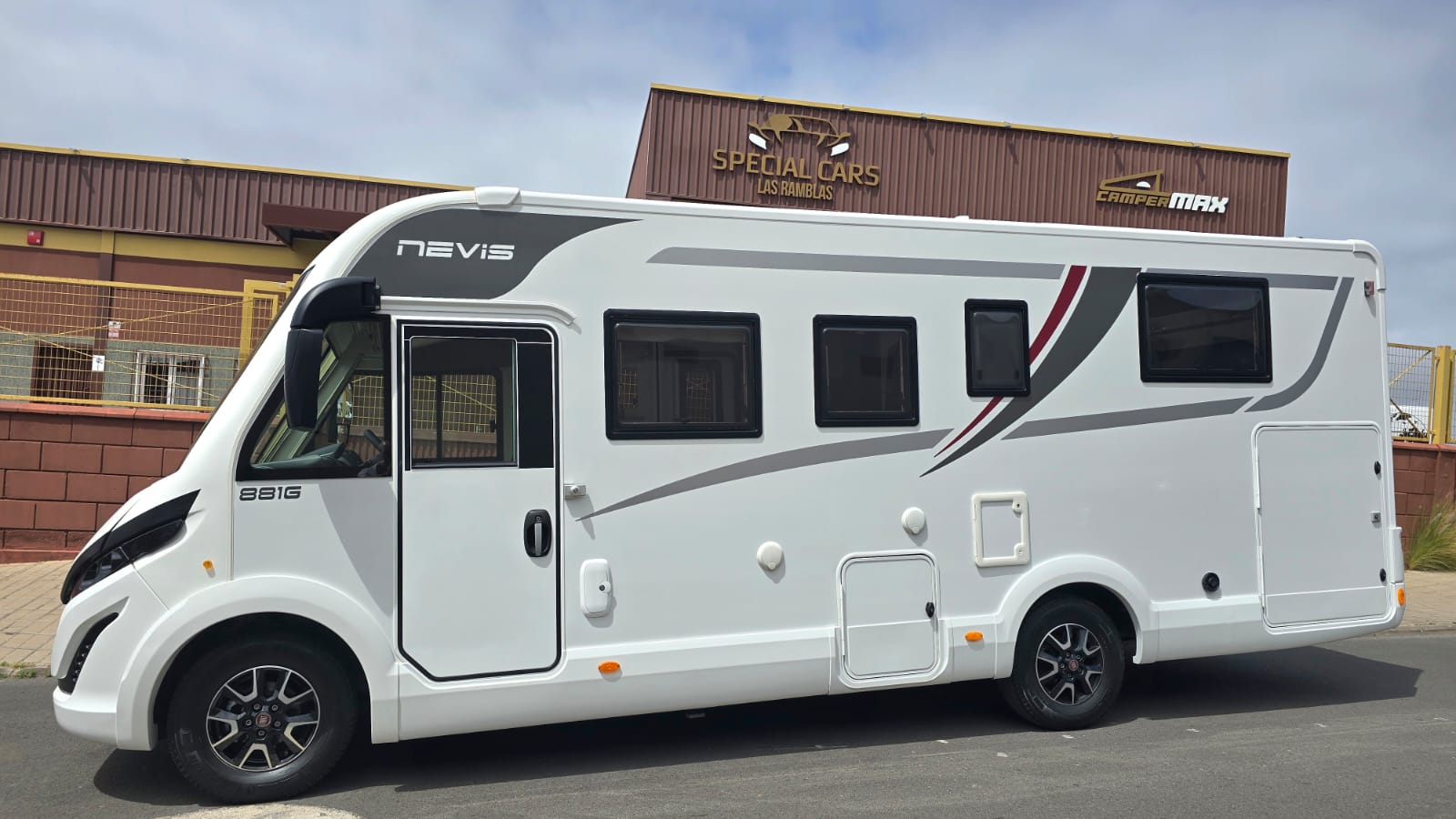 MCLOUIS NEVIS 881G 180CV