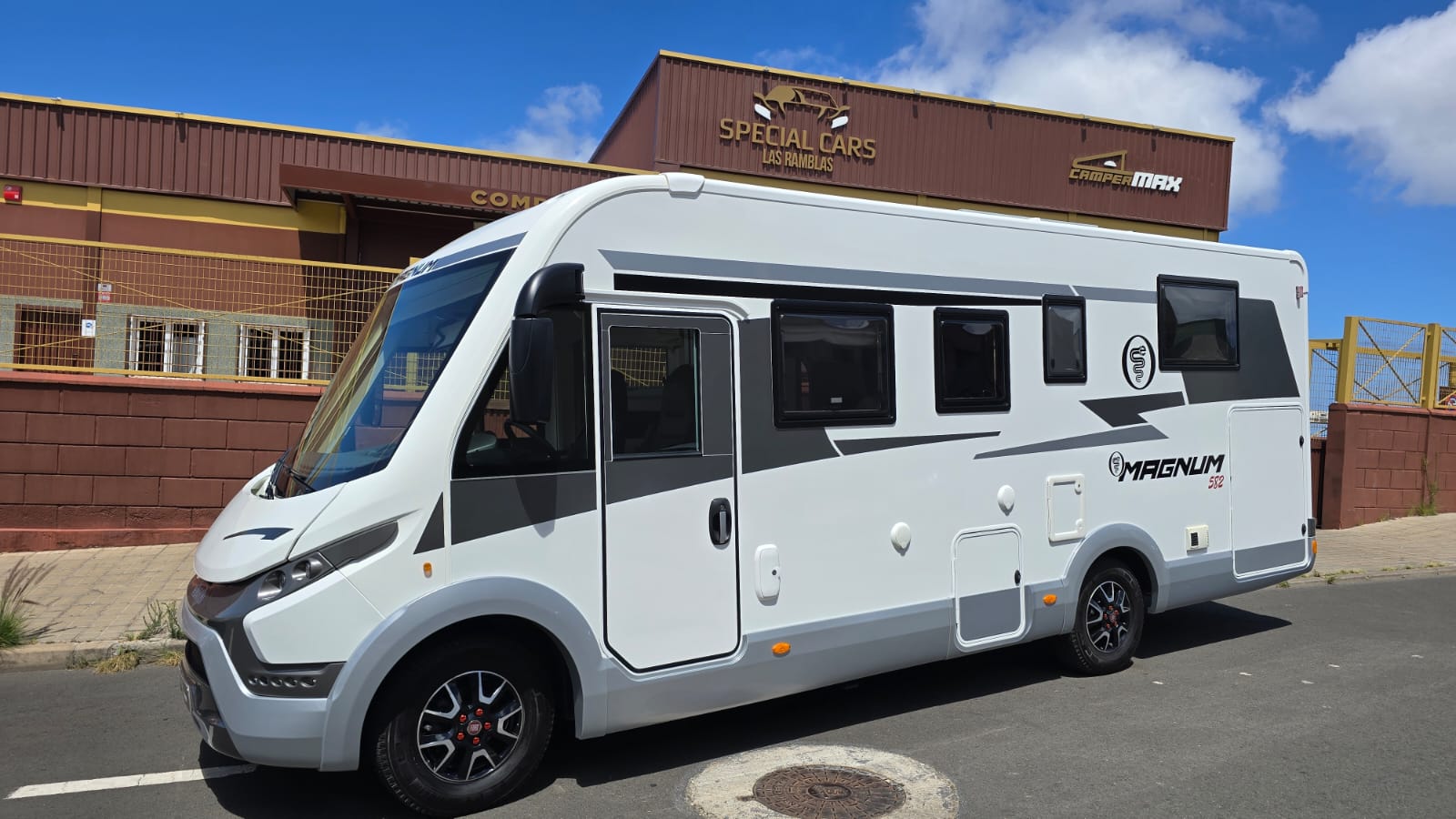 ELNAGH MAGNUM 582 160CV